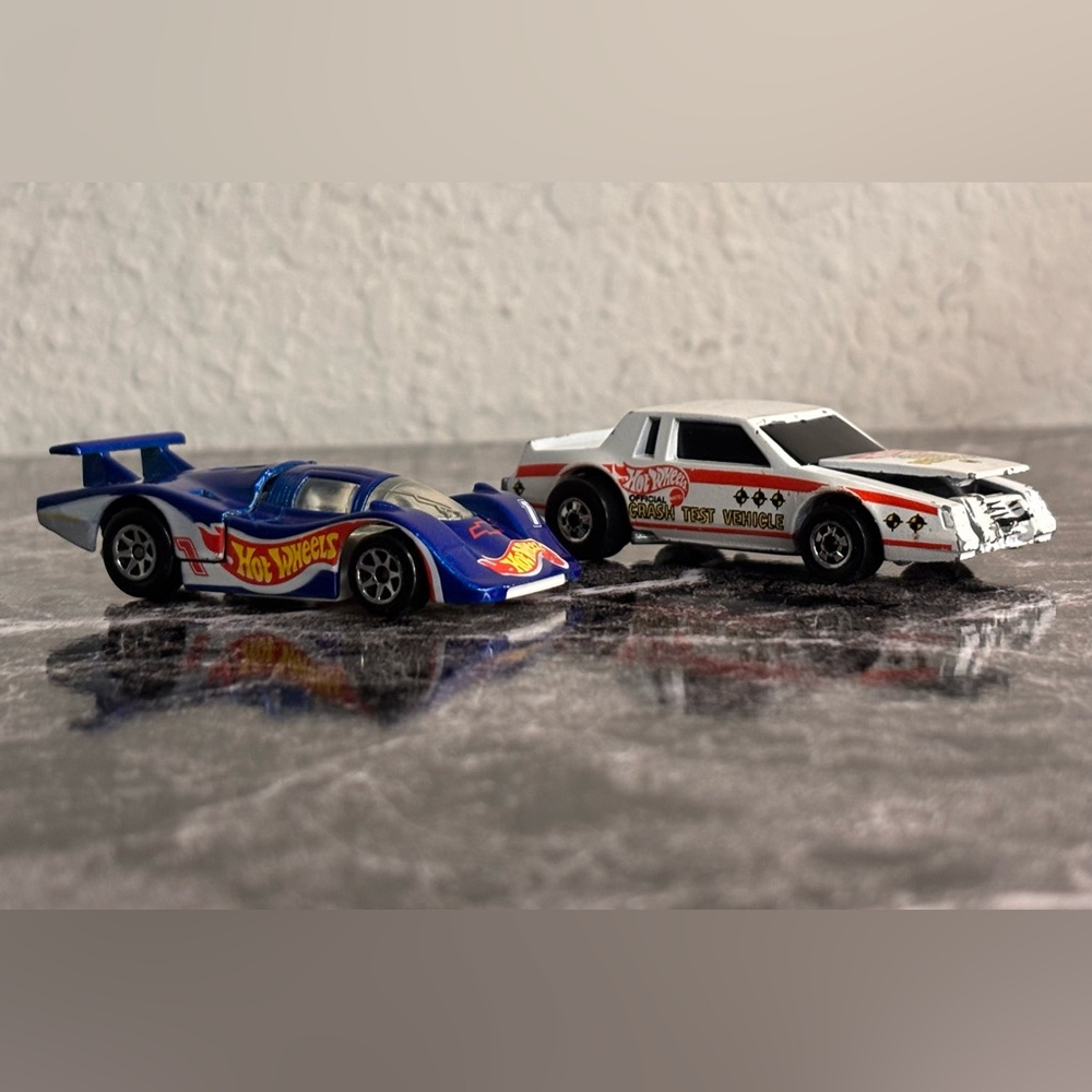 Vintage Hot Wheels Diecast Car Bundle (2) Crash Test Vehicle + Corvette
